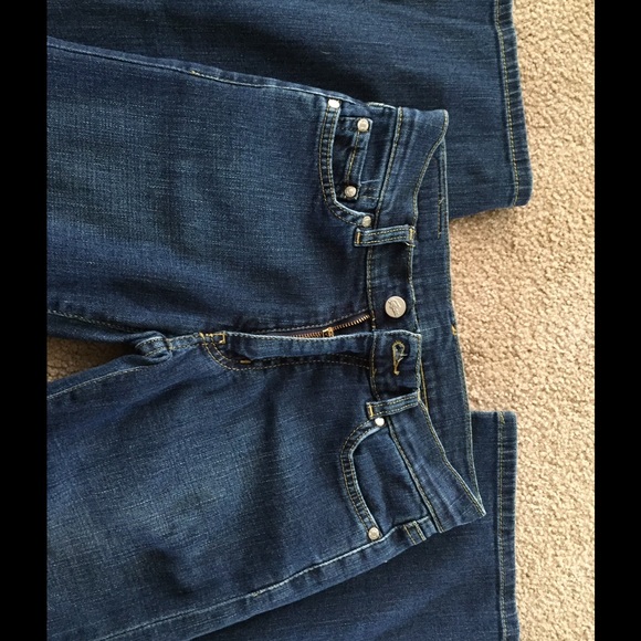 AUTHENTIC LACOSTE JEANS👖(SOLD) - Picture 3 of 7