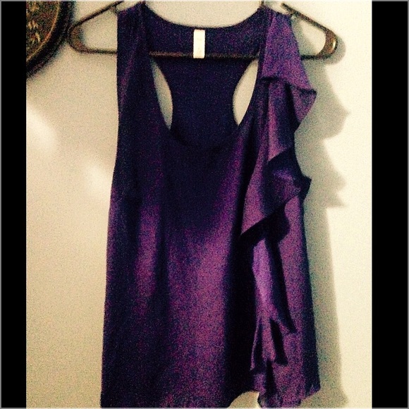 Beautiful Top!💜 - Picture 2 of 2