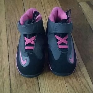*SOLD LOCALLY* Baby girl Nike Griffeys Size 5C