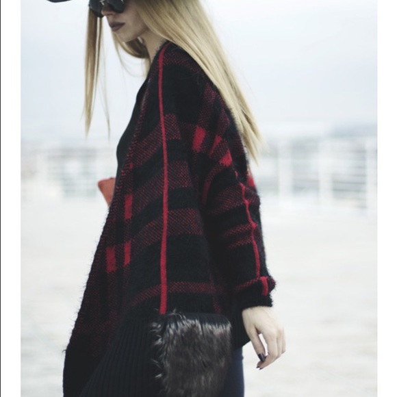 Red plaid fur knit cardigan - Picture 3 of 4