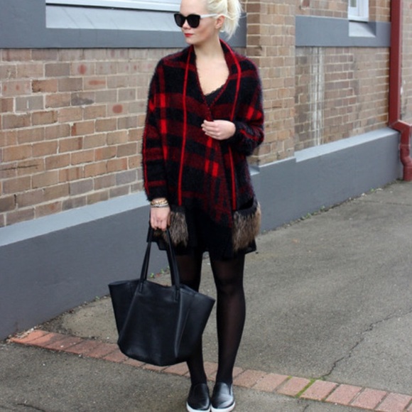 Red plaid fur knit cardigan - Picture 4 of 4