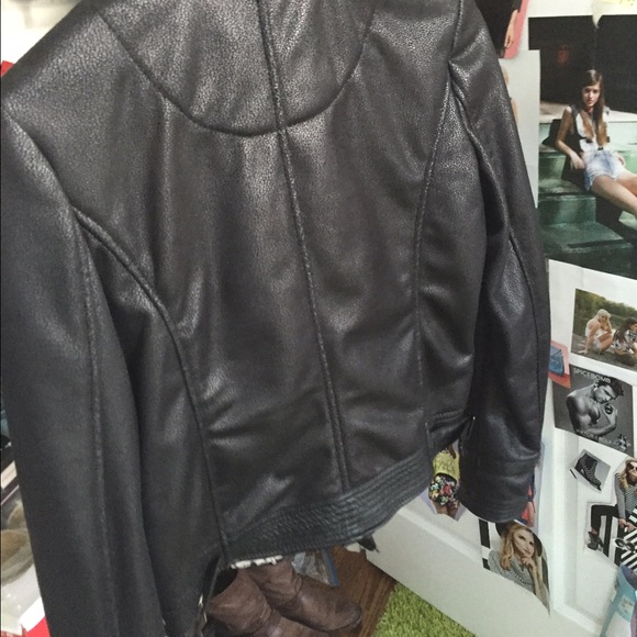 Leather jacket - Picture 2 of 3