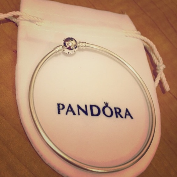 Starter Bangle ONLY 17cm and 21cm left!