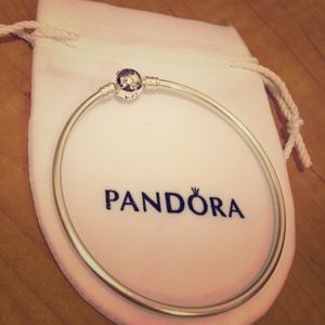 Starter Bangle ONLY 17cm and 21cm left!