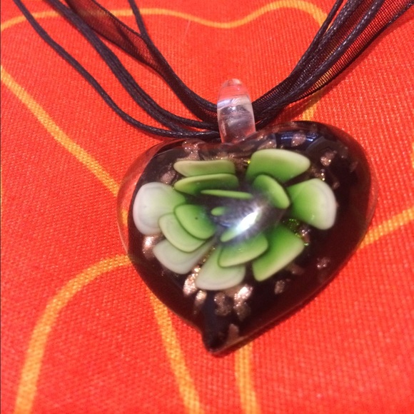 Beautiful heart set. - Picture 3 of 3