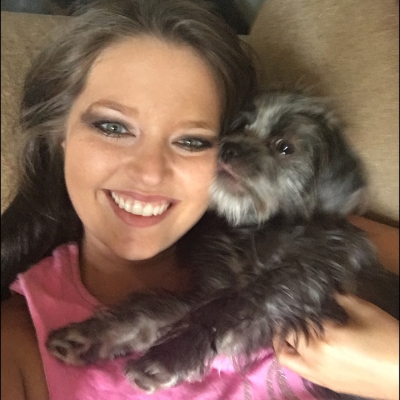 Meet your Posher, Amanda - Picture 2 of 4