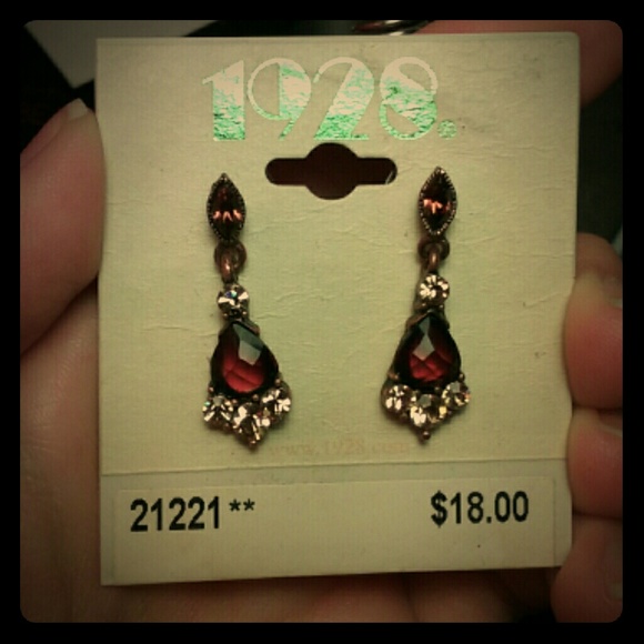 Elegant 1928 vintage style brown dangling earrings