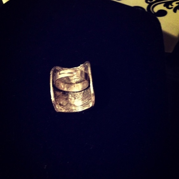 Accent ring - Picture 2 of 2