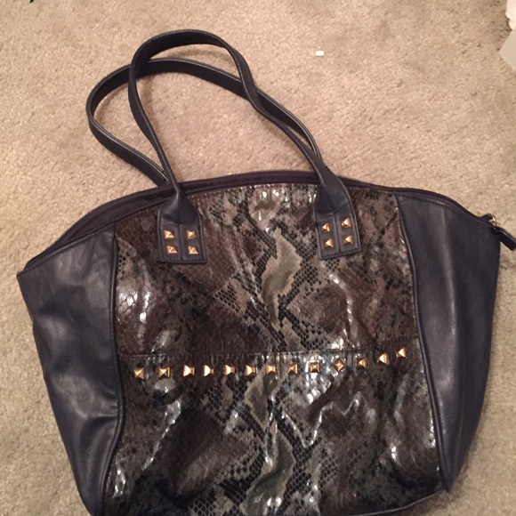 Navy purse with faux snake and stud accent