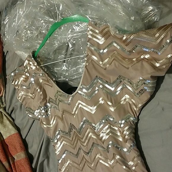 Dress - Picture 2 of 2