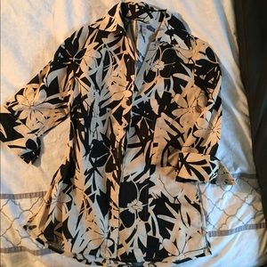 Linen blouse. Black and Tan classic. Size Small