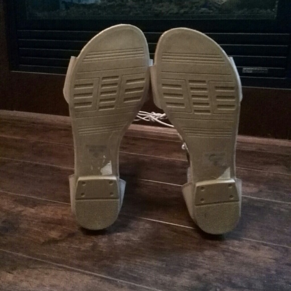 Tan gladiator sandals NWOT - Picture 4 of 4