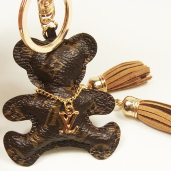 LEATHER BEAR TASSEL 18k GOLD PLATED KEYCHAIN
