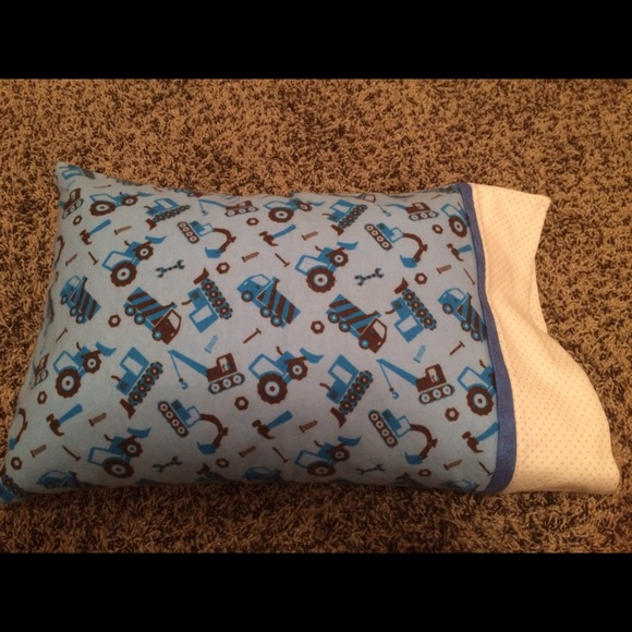 Handmade baby/toddler rag quilt and pillow set. - Picture 2 of 4