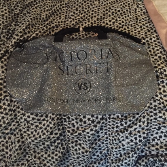 GIANT VS SPARKLE DUFFEL