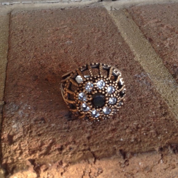 NATURAL BLACK ONYX WHITE TOPAZ RING