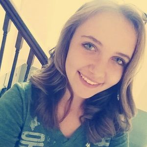 Meet your Posher, Leanna