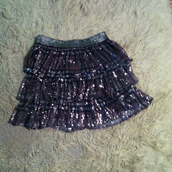 Grey skirt from Forever 21 - Picture 2 of 2