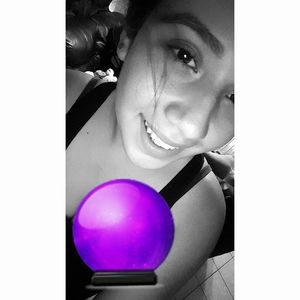 Meet your Posher, Leslie