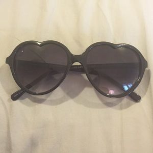 Juicy Couture Heart Sunnies