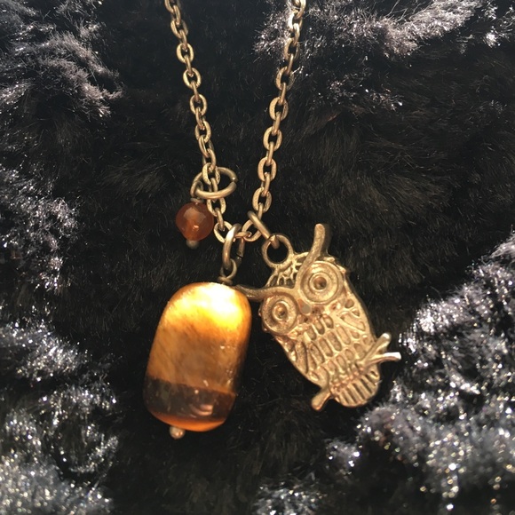 Beautiful short necklace with "silver" owl pendant