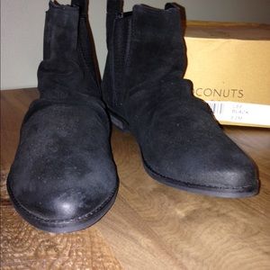 Coconuts by Matisse Lee booties 8.0.  New w/box