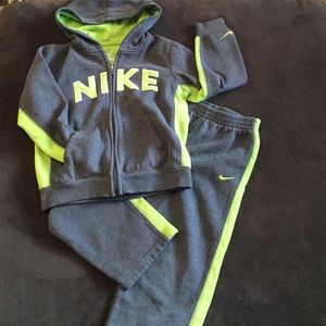 ❌SOLD with bundle❌boys Nike sweatsuit