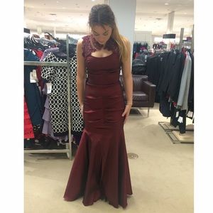 *NEVER WORN* XSCAPE RED DRESS SIZE 6 PROM DRESS