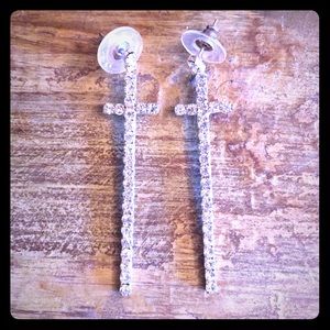 Gorgeous "Diamond" Cross earrings! 💎