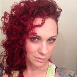 Meet your Posher, Candice