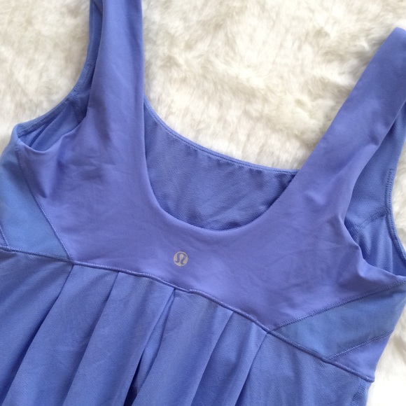 Lululemon lilac top with scrunch option Size 8 - Picture 2 of 4