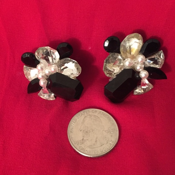 Earrings - Picture 1 of 1