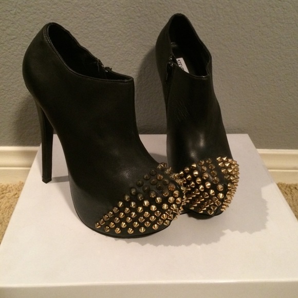 Steve Madden booties