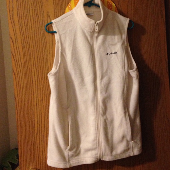 NWOT Columbia Ehite/Off Ehite Fleece Vest
