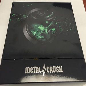 Kat Von D Metal Crush eyeshadow