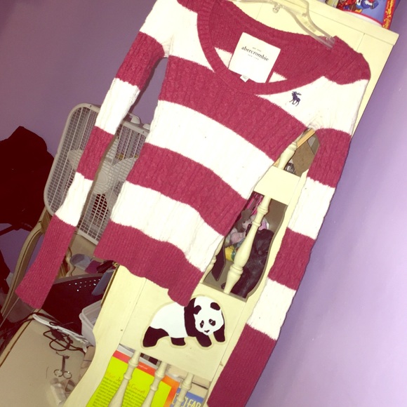 Red&white Abercrombie sweater - Picture 1 of 4