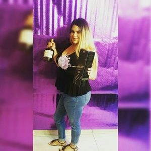 Meet your Posher, Yesenia