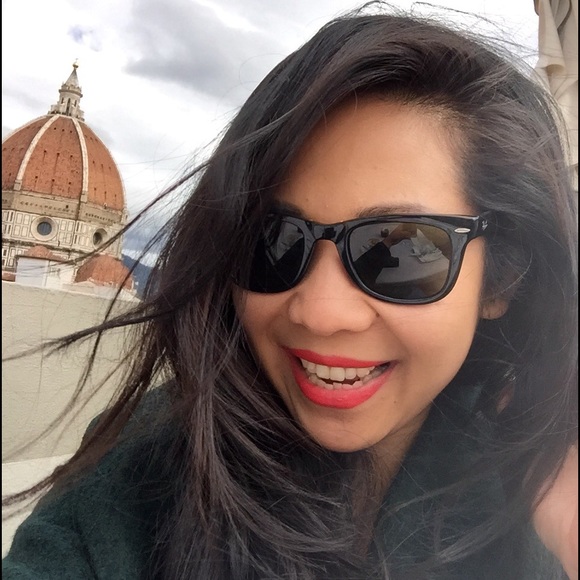 Meet your Posher, Alma - Picture 2 of 4