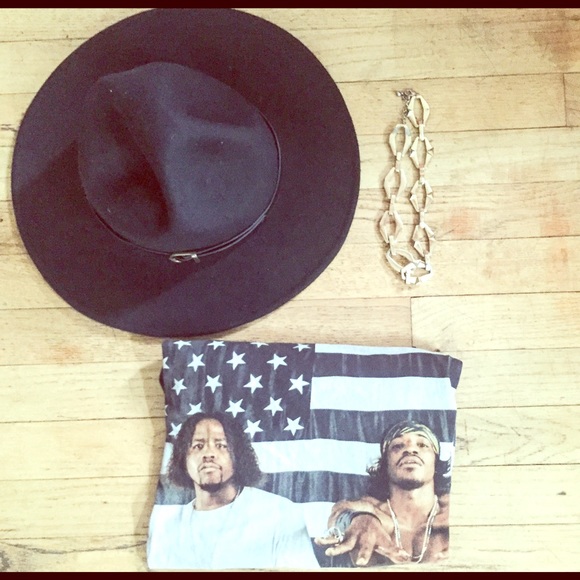 Urban outfitters outkast graphic tee