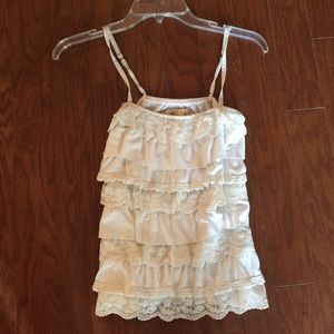 Lace ruffled tank top