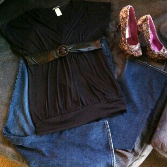 @smoore2010 Bundle of 3 shirts and 1 pant