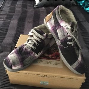 Toms purple plaid flannel botas