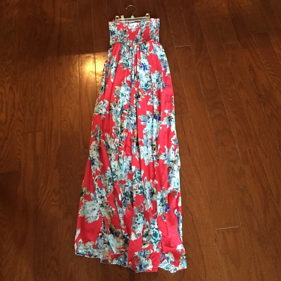 Strapless dress