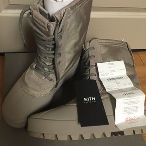 Yeezy boots 950
