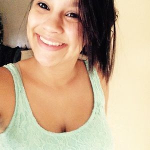 Meet your Posher, Kayla