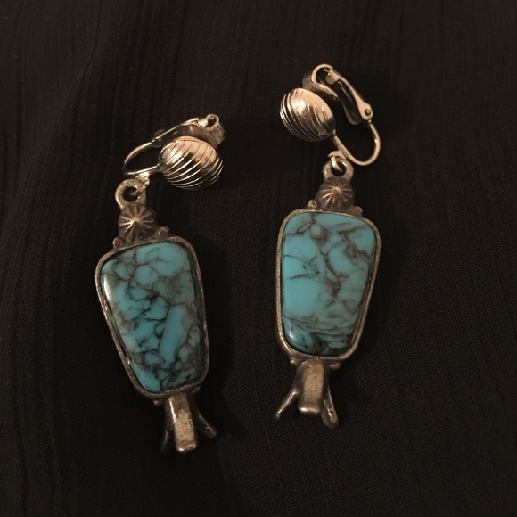 Earrings - Picture 1 of 2