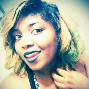 Meet your Posher, Carissa