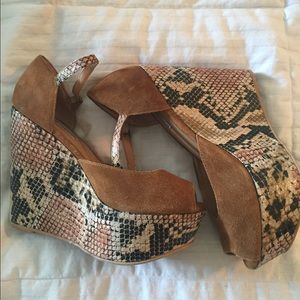Steve Madden Wedges Size 7.5