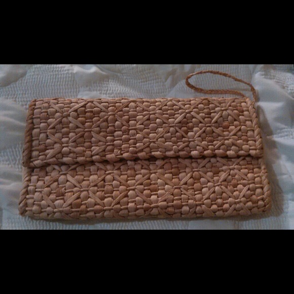 Straw Clutch