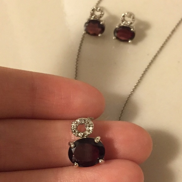 NWOT 925 silver&garnet necklace/earring set! ❤️ - Picture 3 of 4